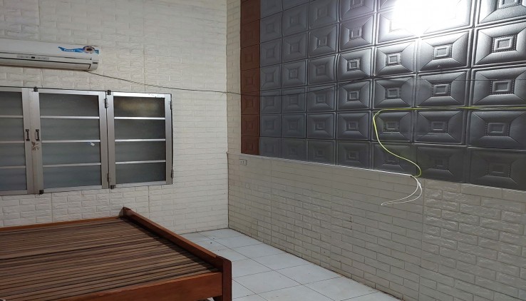 Cho thuê nhà nguyên căn phố Vọng. Diện tích 30m2 - 3 tầng - giá 9 triệu - ở GĐ, nhóm